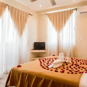 Casa Leo Aparthotel Playa del Carmen