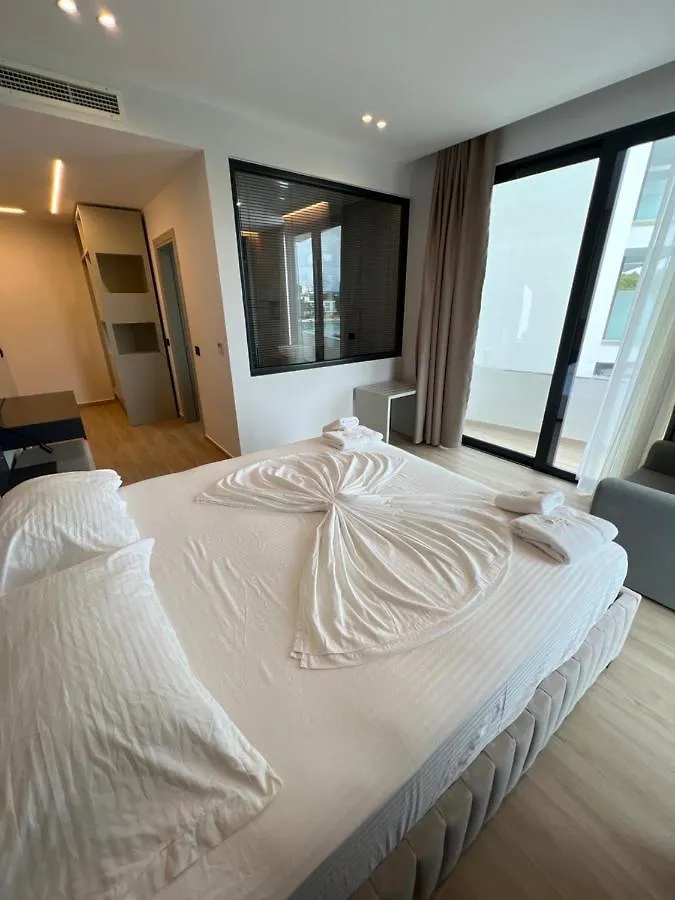Xino Hotel Ksamil 4*,  Albania